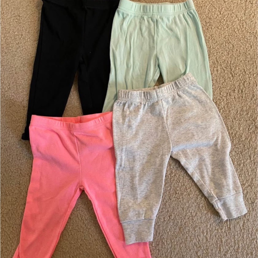 Carter's baby pants size 6-9 month. Set of 4